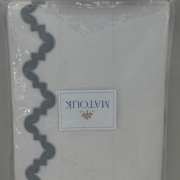 Matouk Aziza Full/Queen Coverlet in White/ Pool $774 New! - Picture 4 of 5